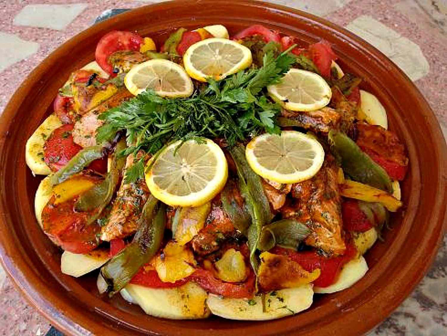FISH TAGINE - Tagines delivery in Brussels and Belgium - repas chauds livrés à domicile