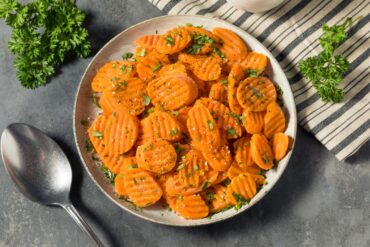 Tartare de carottes - Livraison de CAVIARS ET SALADES à Bruxelles et en Belgique